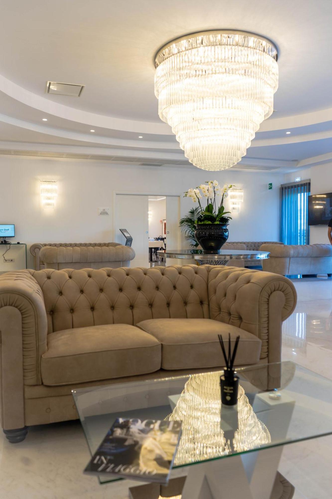 Pm Hotel Catanzaro Esterno foto